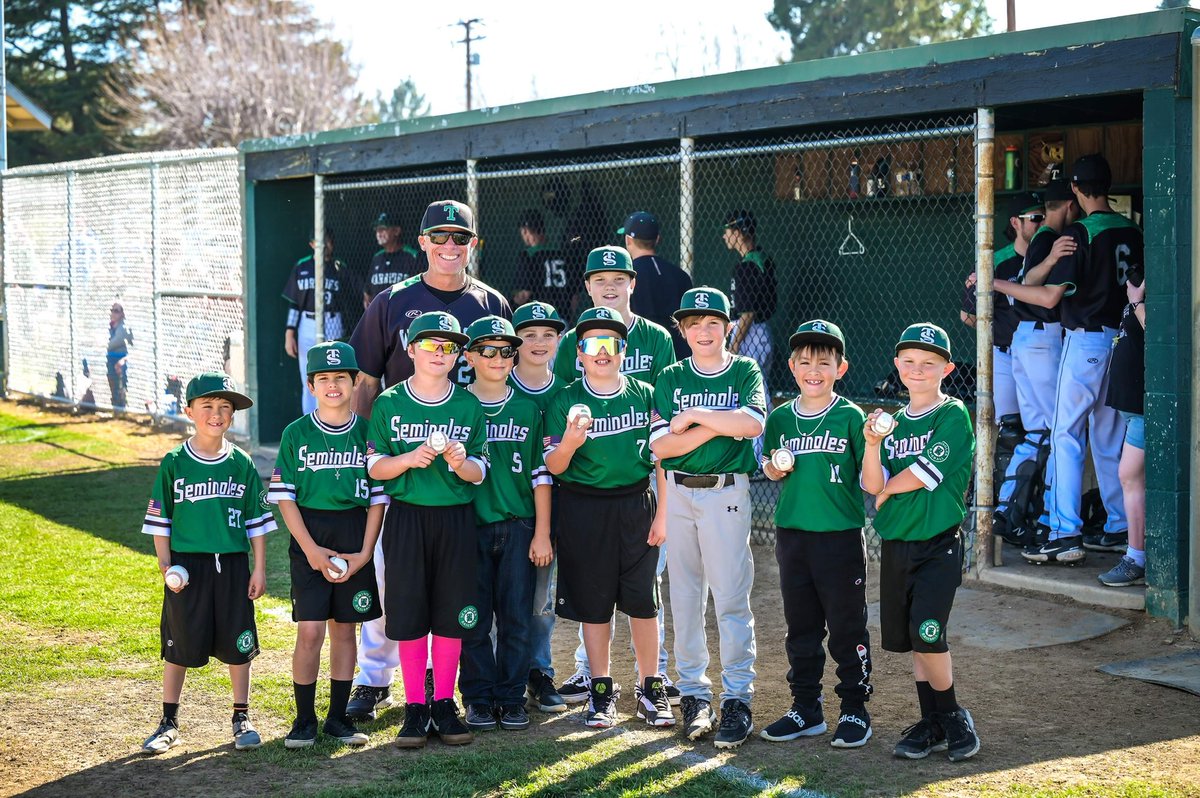 TehachapiBB's tweet photo. What an Amazing Day! In honor of Vietnam Veterans, our own Mr. Roger Davis threw out the first pitch. The @tehachapisemin1 joined us for the National Anthem. The Warriors get a win on the field as well! Proud of these young men!! @tehachapisports @tehachapiasb https://t.co/KZlljc2eNV
