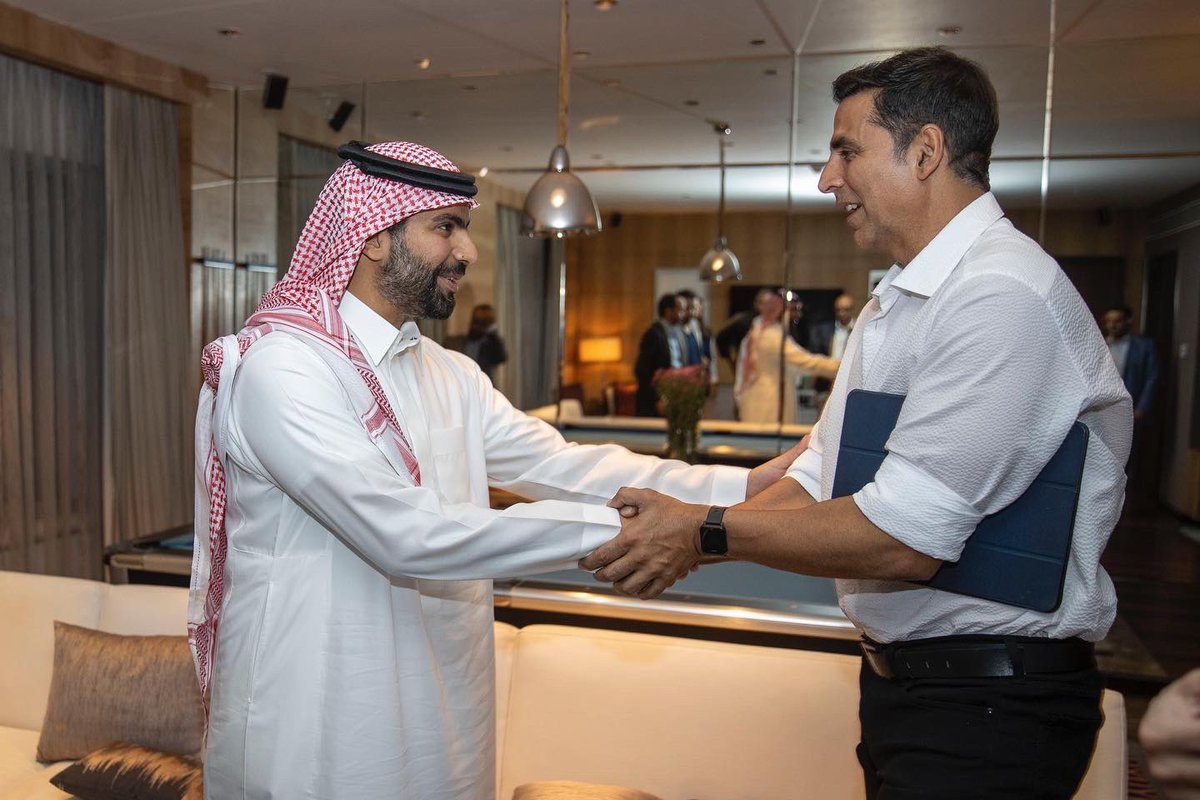 Saudi_Gazette's tweet photo. #PICTURES: Minister of Culture Prince Badr Bin Abdullah Bin Farhan (@BadrFAlSaud) concluded recently an official visit to #India.
https://t.co/AX0PKaZce7 https://t.co/TEWr8OanJI