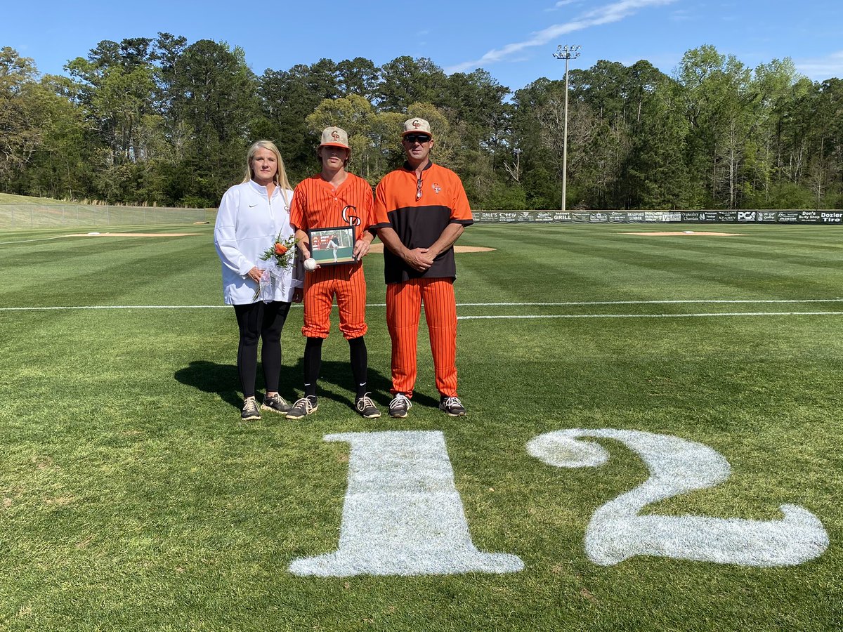 CPGatorBaseball's tweet photo. Nothing better than a โWโ on Senior Day! @JayDavis2626 #TwitterlessBrett #FiredMeUp #ReignFall https://t.co/mGGNaHFoW1