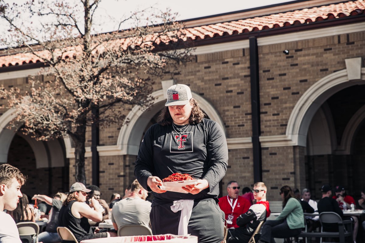 TexasTechFB's tweet image. Great food. Great people. Great day.