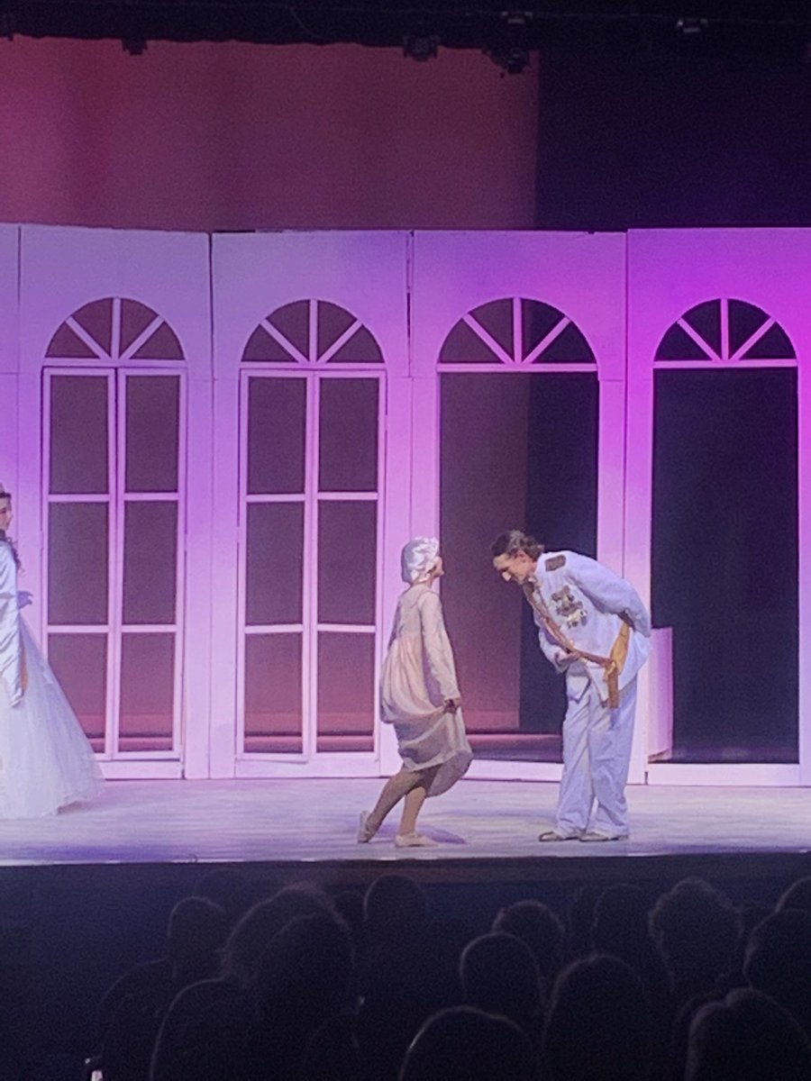 MelfreyaFindley's tweet photo. Show number 3 of ANASTASIA is underway https://t.co/Sg46kISHWa