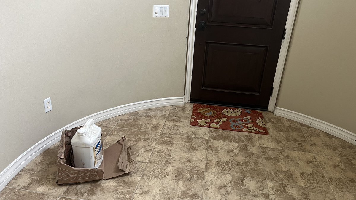 The <a href="/KellyGarrett75/">Kelly Garrett</a> plant food arrived 2 days ago. The wife just said “I’d like it to not be right there anymore.” I personally think it really ties the room together.