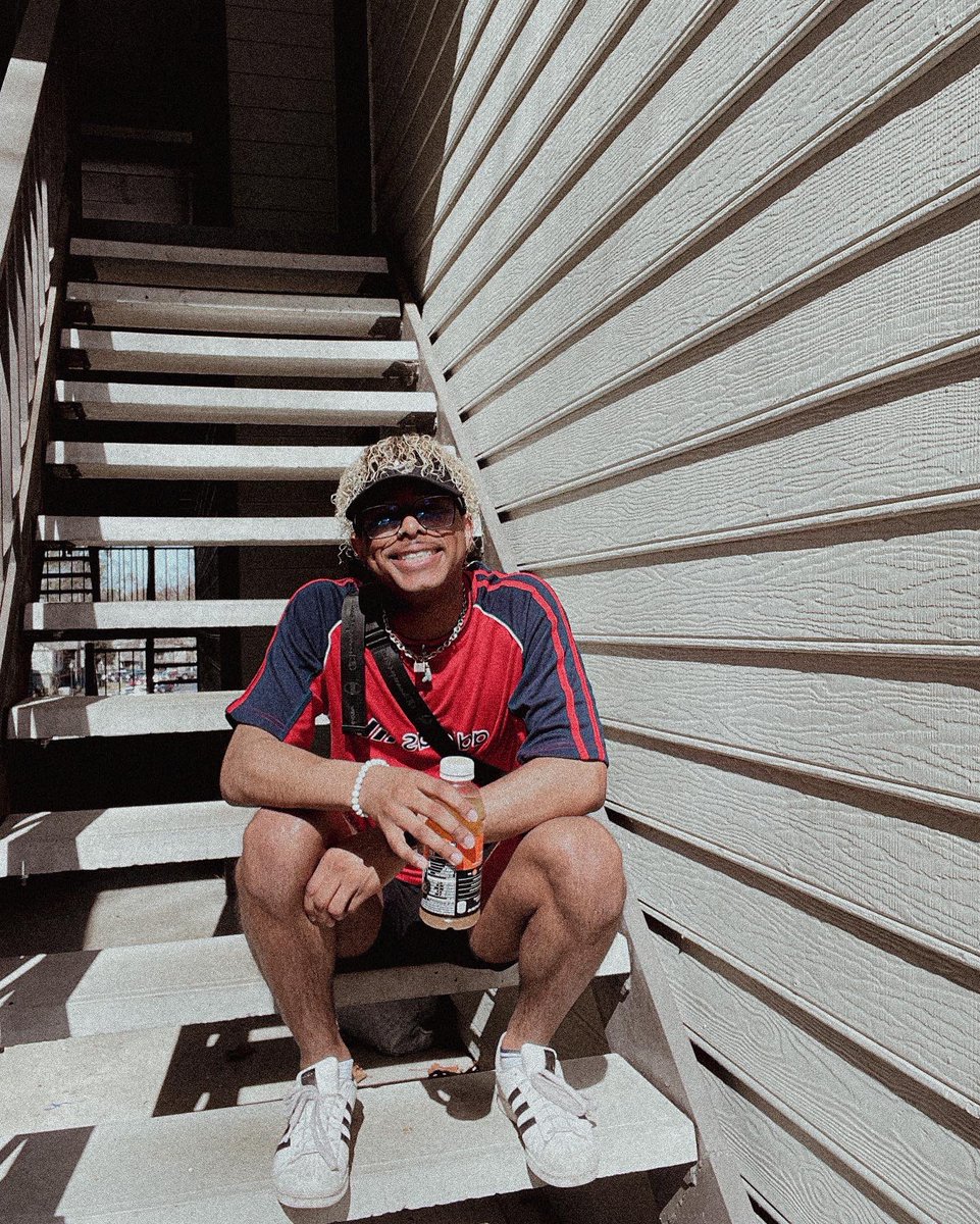 motopapik's tweet photo. i probably drink this everyday if not twice a day 😮‍💨 ( @vitaminwater let’s collab i have 35k on tiktok 👀) https://t.co/ALQ5IwQzb9