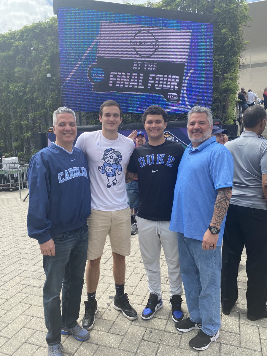 ClarkEpps's tweet photo. #UNCSelfie https://t.co/do7ee6QuMk