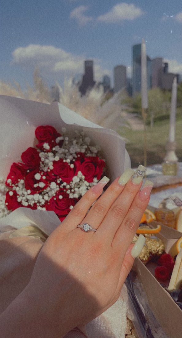 Nando_nvo's tweet photo. I promise to love you forever, happy early birthday beautiful 🥳 https://t.co/msiKw5FKKW