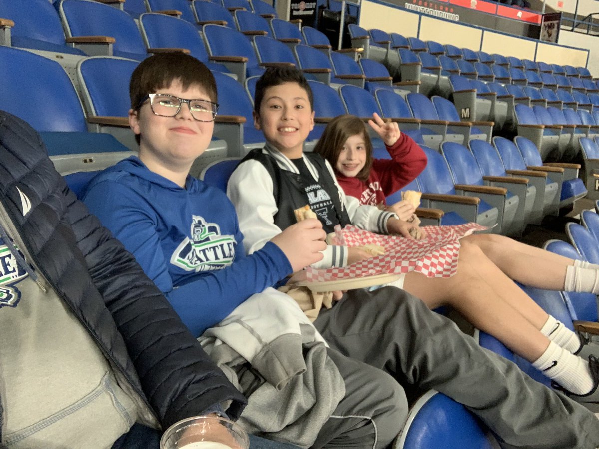 SarahCrass's tweet photo. It’s gonna be LOUD!  Let’s go #TBirds!  Win this one for Bubba’s birthday! #seattlethunderbirds #THUNDERBIRDS @SeattleTbirds #Beatwinterhawks https://t.co/NJeD8HxZTp