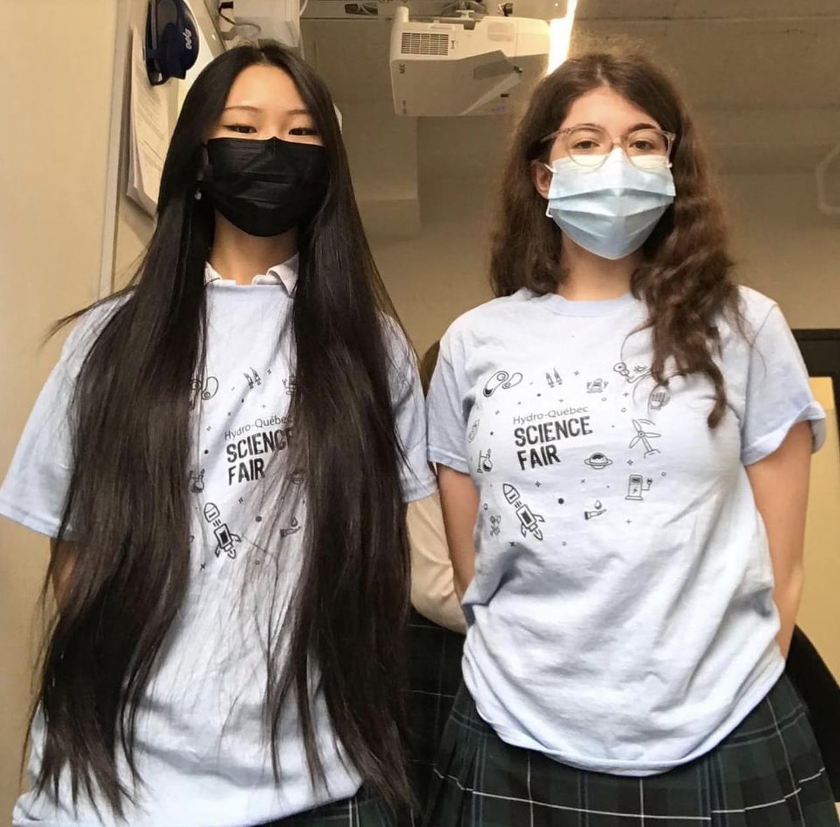 tongtongli6's tweet photo. 🎊Congratulations🎊.
Life is so good! When we come together to build a better future!!
So proud of your guys hard work🏆!
#NoCode #WomenWhoCode #girlsintech #STEM #survey #healthcare #edutech #100DaysOfNoCode #makewiththunkable #App #appdesign #appdevelopment #WomenInSTEM #tech https://t.co/8eGRUGW1zn