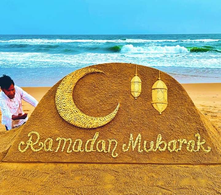 RPraktani's tweet photo. ইসলাম ধর্মাবলম্বী সকলকে প��িত্র রমজান মাসের শুভেচ্ছা জানাই৷
খুশির এই মাস সবার জন্য মঙ্গলময় হউক৷ https://t.co/oSR7EWnAO3