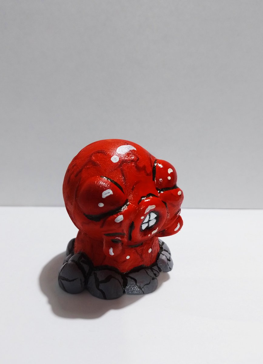 VickyBenetti's tweet photo. Mr Fred! Finalmente hice y tengo una figura de unos de mis juegos favoritos. @edmundmcmillen
 #bindingofisaac  #toy #mrfred #isaac https://t.co/nsgssnkAk0