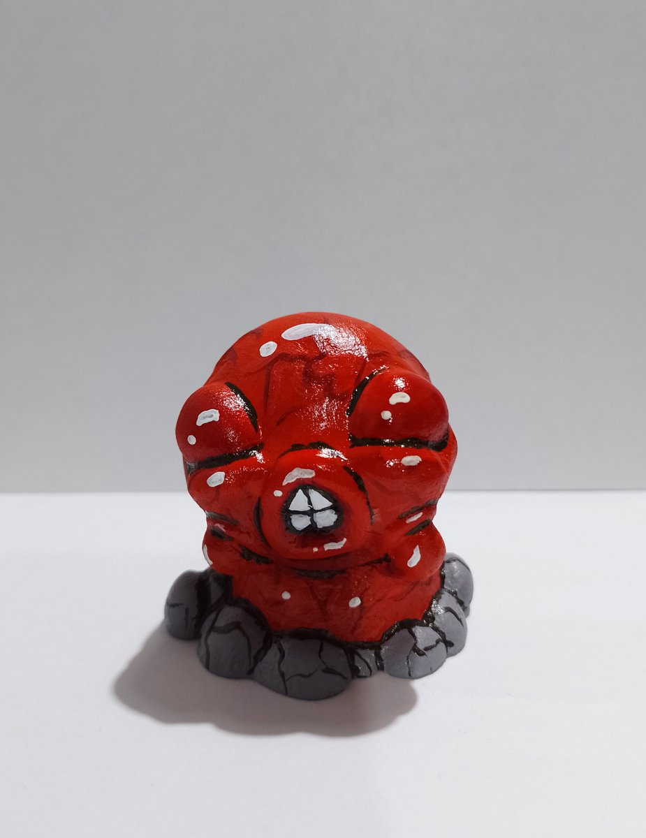 VickyBenetti's tweet photo. Mr Fred! Finalmente hice y tengo una figura de unos de mis juegos favoritos. @edmundmcmillen
 #bindingofisaac  #toy #mrfred #isaac https://t.co/nsgssnkAk0