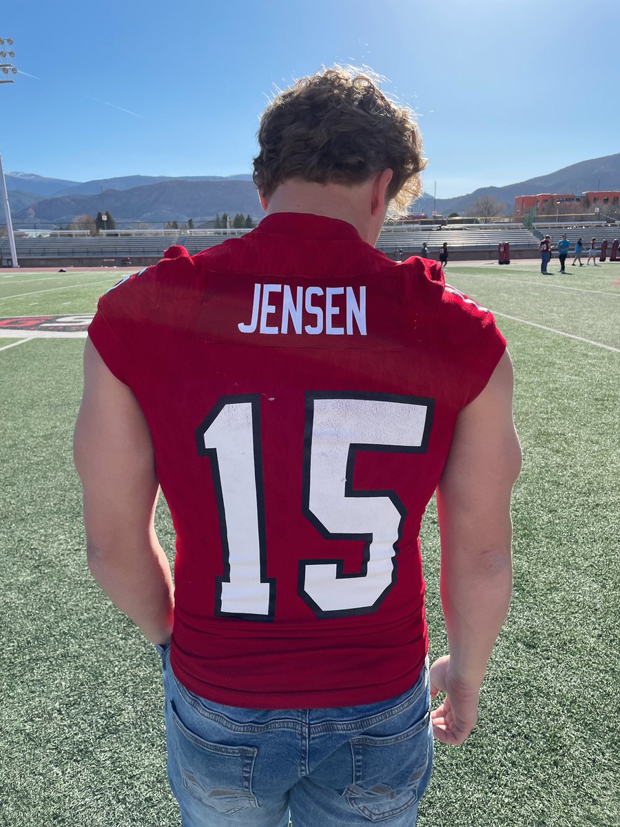 Enjoyed my time at <a href="/SUUFB_/">Southern Utah Football</a> Junior day! Amazing environment here, thank you <a href="/delanefitz/">DeLane Fitzgerald</a> <a href="/CoachATrain99/">Aaron Fernandez</a> for having me up and to the rest of the coaching staff for taking the time to meet and talk with me. <a href="/DGS_4ya/">Darrius G. Smith</a> @CoachJo_SUU <a href="/coachblairp/">Blair Peterson</a> <a href="/alaqcfootball/">ALA QC Football</a> <a href="/AlphaRecruits15/">Will Snowden</a>