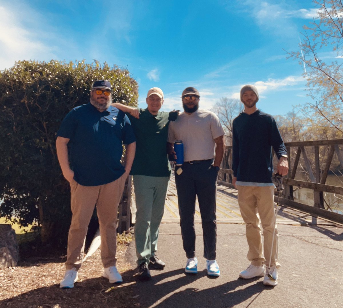 theSONIAN's tweet photo. GolfCrew today !!! @bruiser_6 @BallSoHard2444 #islandpoint https://t.co/U01uaRJ22l