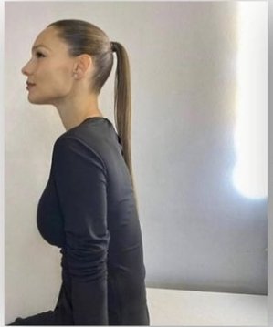 OOC__Barassi's tweet photo. La espalda de pampita /// Mi espalda https://t.co/SrXT5MkmEN