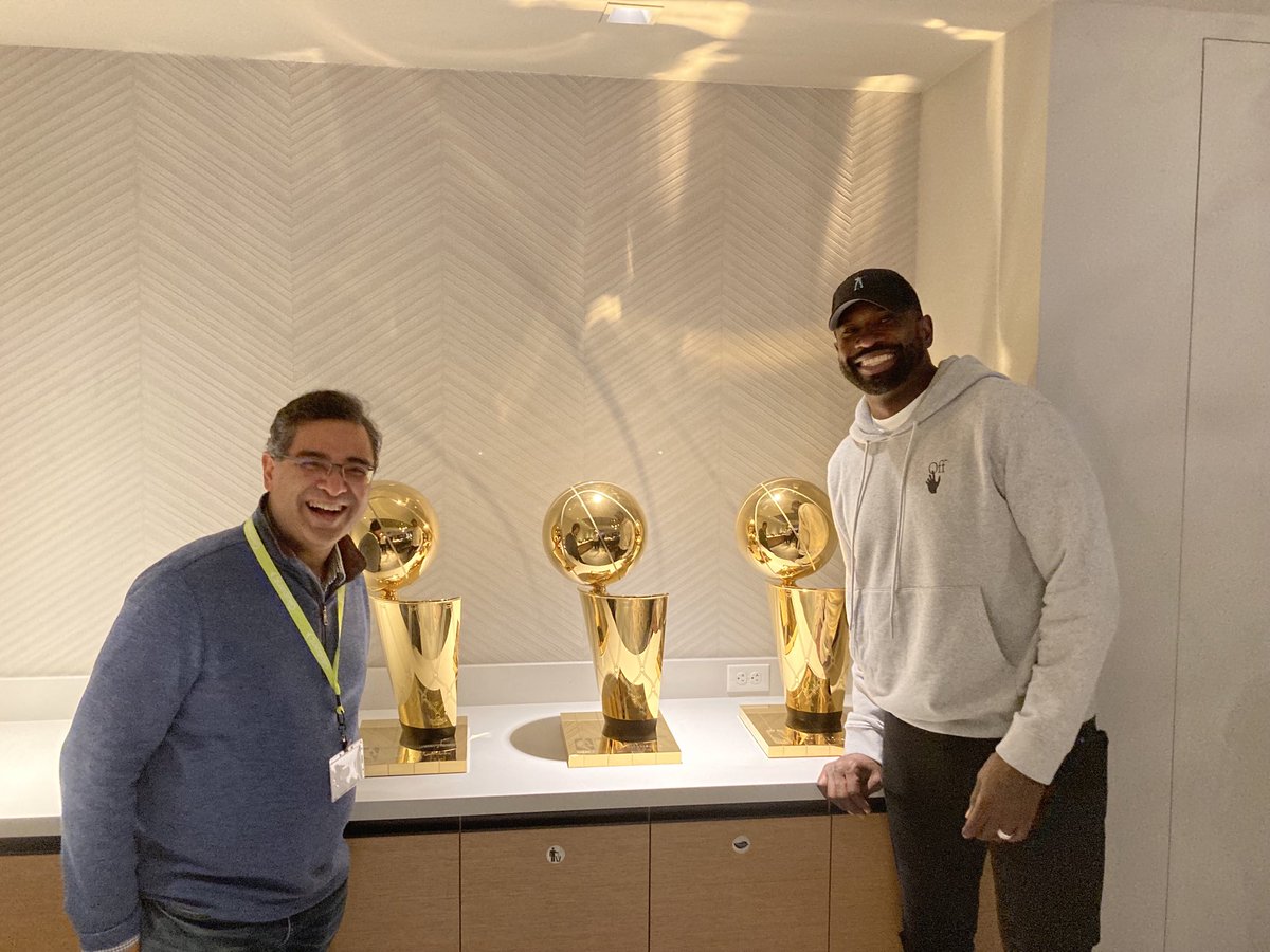 anupamdm's tweet photo. Blast from the past with #Warriors Slam Dunk champion Jason Richardson and the three NBA Championship Trophies. https://t.co/gNlVLptUxa