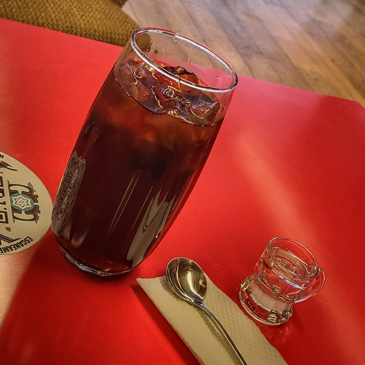 claudichacolla's tweet photo. La previa☕️ antes de la cata de #café, en la nueva sucursal de Typica Café.

#CoffeeLover https://t.co/oOi3ThE9bf