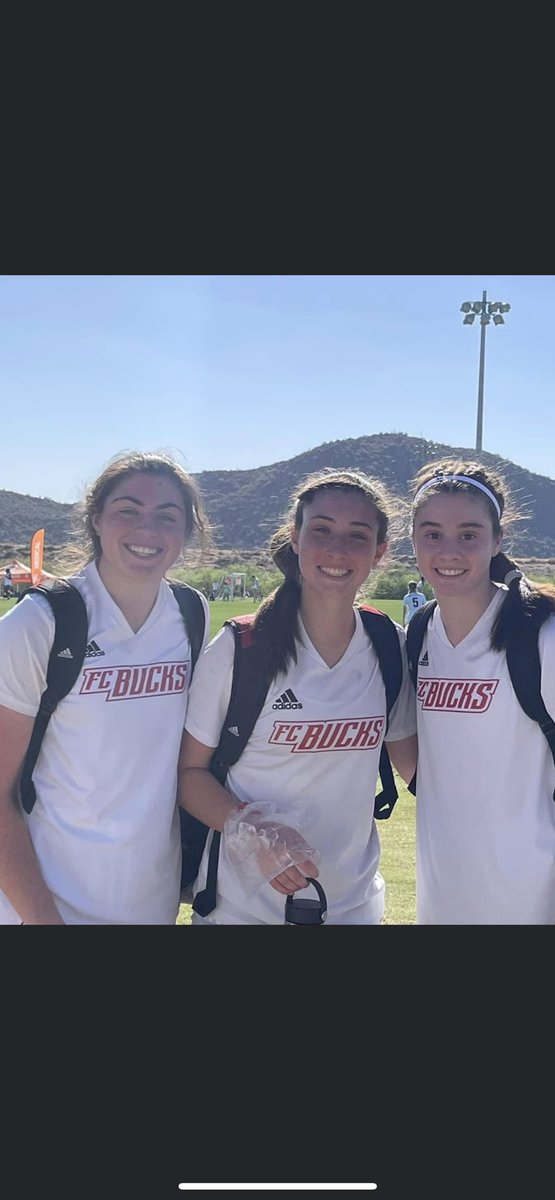 laurenblanch9's tweet photo. West coast squad goals.  #ECNL #ECNLAZ ##FCBucks https://t.co/fWFhR5AWX4
