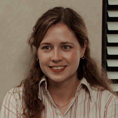 GGaspar995's tweet photo. Não gosto muito de assistir The Office, pois fico vendo a Pam e pensando: 

Cadê uma Pam Beesly na minha vida?? https://t.co/X9C41i01Ds