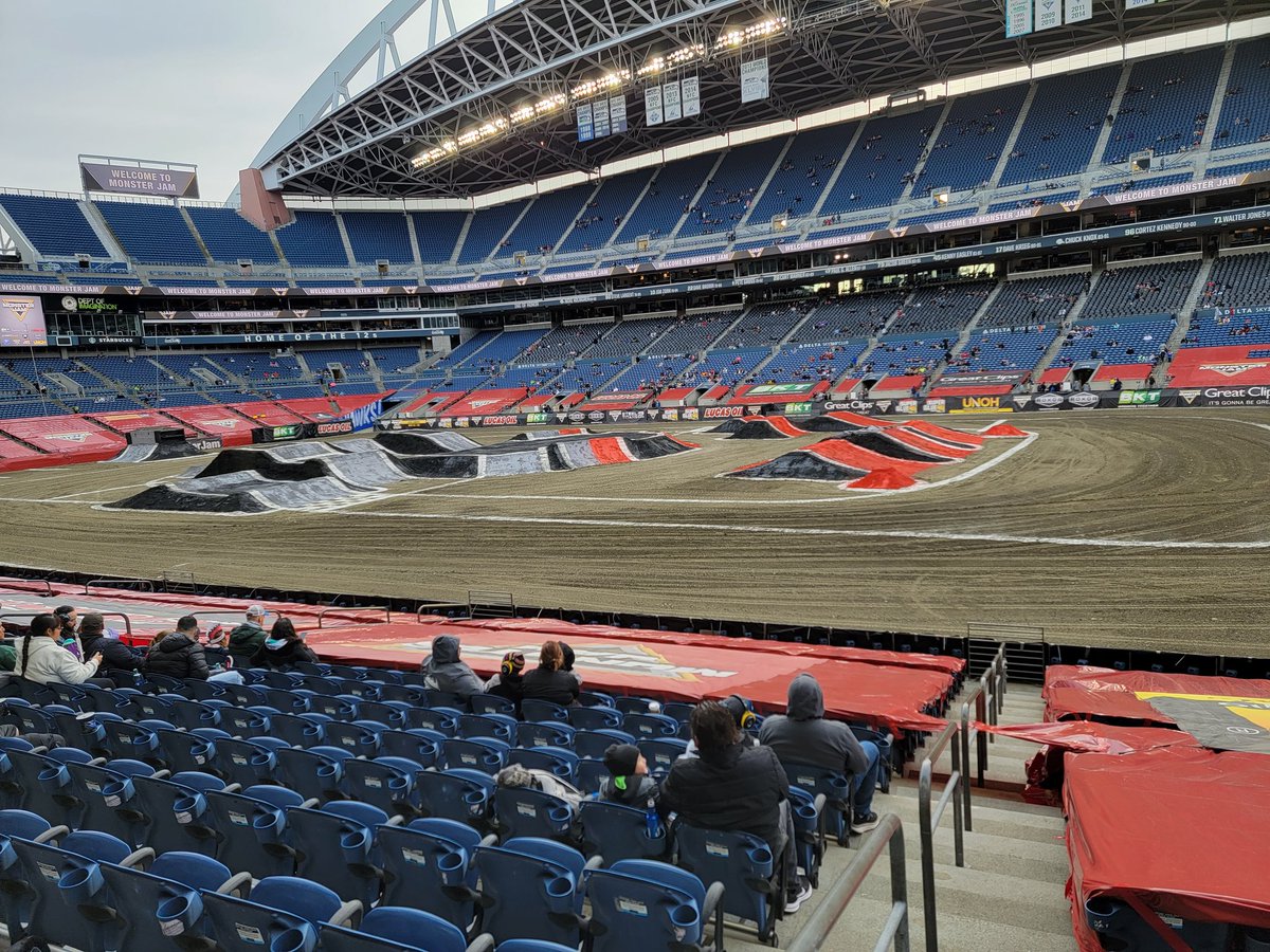 DBHawks19's tweet photo. Let's get it!!!! #MonsterJam #SeriesRed https://t.co/qAbaIr18nw