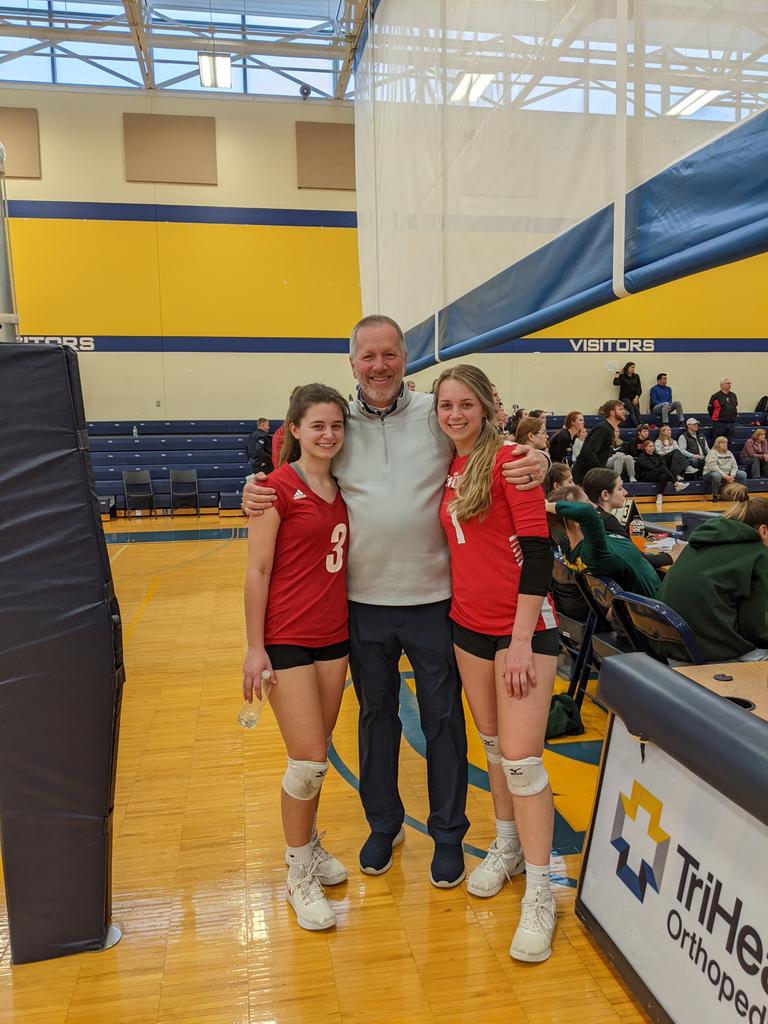 Hanging out with a couple of former NKJV liberos from a few years back. Great to see their sister rivalry still continue exist. Love these two! #wearenkjv