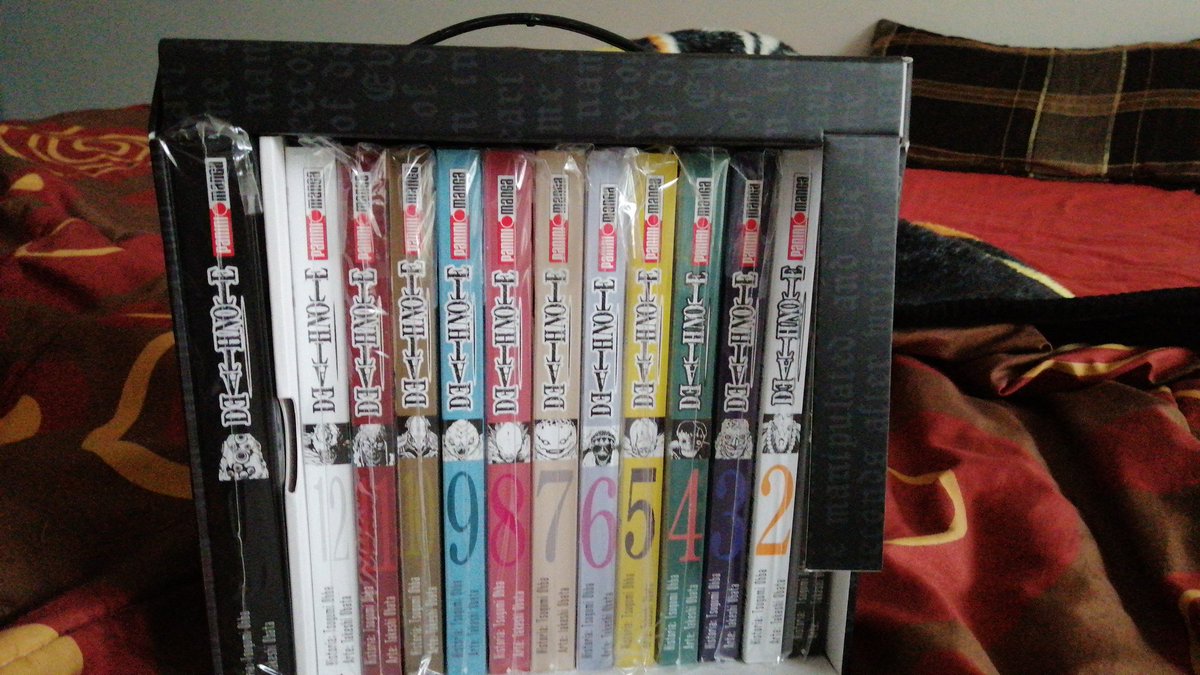 Ambuyosoy's tweet photo. Por fin me compré el Box Set de Death Note! :D https://t.co/ftz13fvTuL