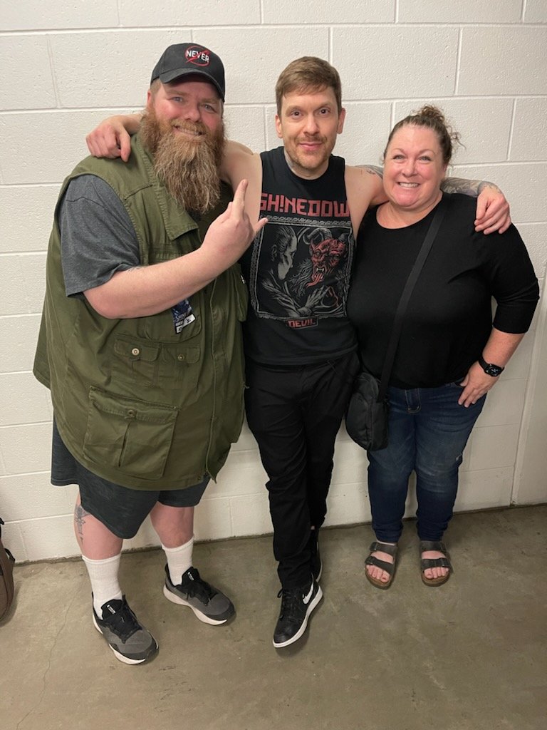 Shinedown's tweet photo. … @TheBrentSmith ALL ❤️ MY MAN!!! RT @BigJXman: A Gentleman. A Scholar. A Badass. A Rockstar. Always a pleasure. @TheBrentSmith @Shinedown #RevolutionIsLiveTour https://t.co/GoaKOY8l1k