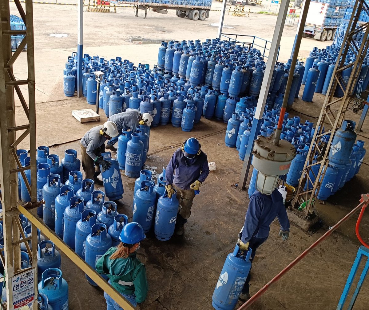 GasnovaCo's tweet photo. #SomosGLP El grupo #NORGAS tiene más de 50 años de experiencia en el mercado del #GasLP. Tienen 25 plantas de envasado y 21 centros de distribución para llegar a más de 900 de los 1.122 municipios colombianos @Superservicios 👉 https://t.co/s1sttRdD3O https://t.co/ltEHTCJLOK