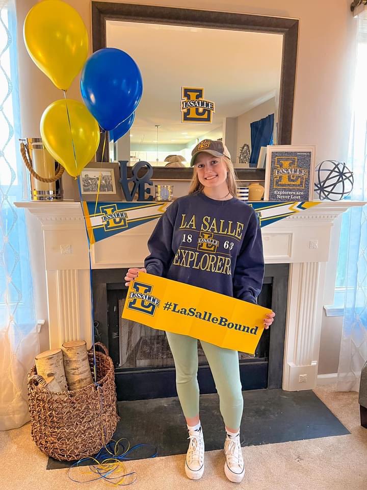 JosephMartinJr's tweet photo. Proud dad moment…congrats to my oldest who has committed to @LaSalleUniv. The world is yours, Maya. Te quiero. From Red Devil to Explorer! #RVPride #ExplorersAreNeverLost https://t.co/Buf1CRGgO7