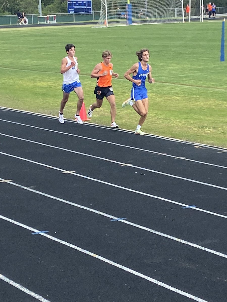 stevenvmayer's tweet photo. #2 4X800 IN THE NATION. School Record ✔️ Meet Record ✔️ Also a 2Mile PR of 9:41. Go Bears! 🐻🟠⚫️@CHS_BR @CHSBRTrackField https://t.co/3O6xduJdna