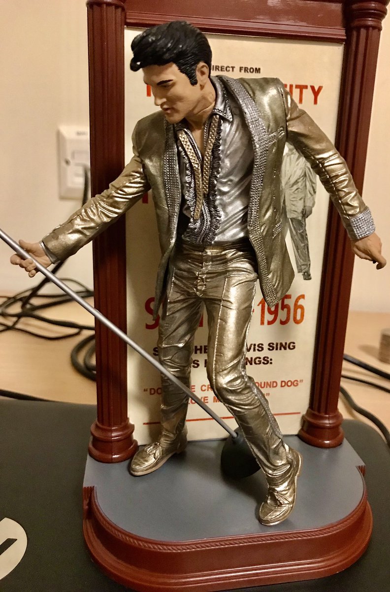 UltraRareCollec's tweet photo. Elvis Presley: A Year In Gold 

More collectibles on the website ⬇️⬇️
https://t.co/VGwQy1hwAA https://t.co/muWIHwVr1z
