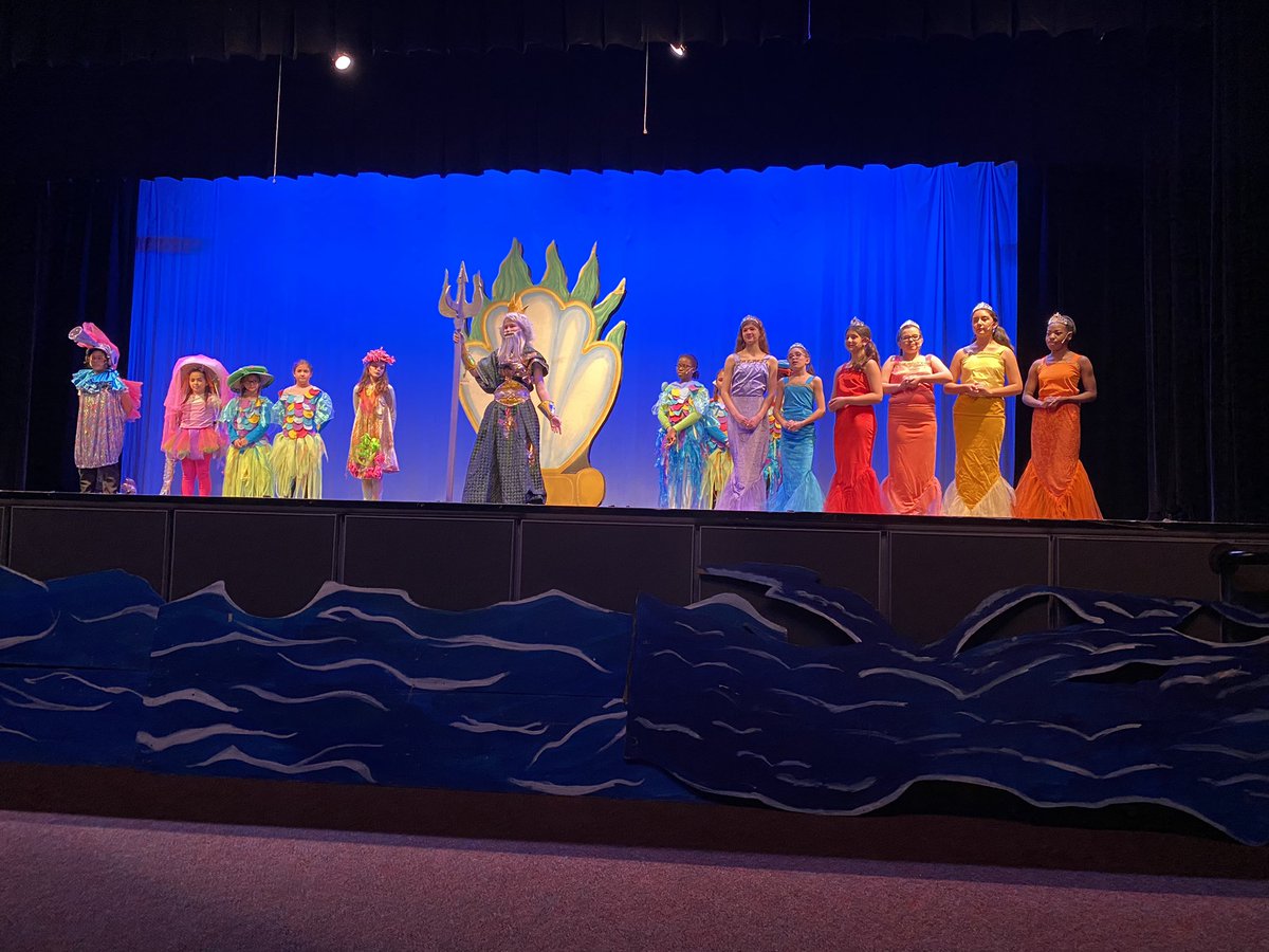 MESMSHorowitz's tweet image. Wonderful show! Amazing cast and crew! I’m so proud and impressed. Thanks to Mr. DiRito, Ms. Stanton, Mr. Daría &amp;amp; Mr. Stejskal for making this possible! @RonHattar @mesmspta @YorktownCSD @MESMSCopeland @MESMSRoopchand @LibraryMESMS @YCSDloshea