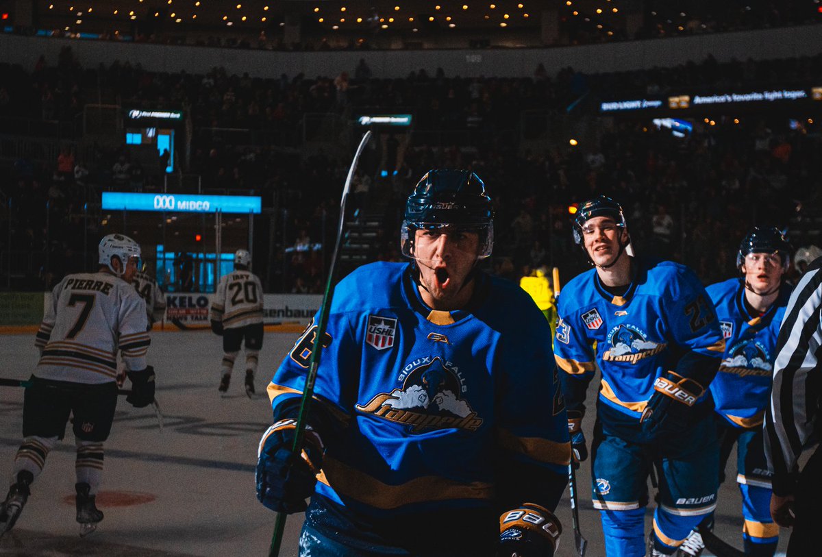 A milestone for <a href="/jacksilich8/">jack silich</a>... it's his 100th USHL game tonight! #BeHerd

📸: Adam Thury
