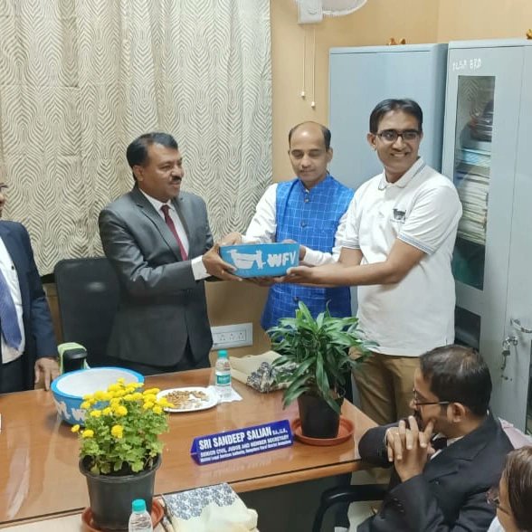 Yesterday WFV team has Distributed 30 water bowl at Bangalore City Civil court to all judges on the occasion of Civil Court inauguration. 
Bangalore High court &amp; Civil court Judge joining hands with WFV family in serving water to thirsty animal &amp; birds is indeed Commendable!!!