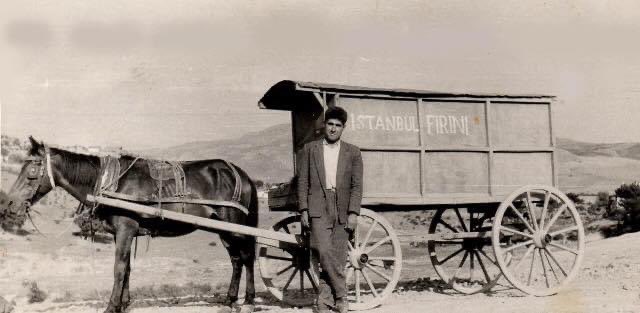 BURASI KARABÜK, KARDEMİR İN KURULUŞ YILLARI, RAHMETLİ BABAM ŞU ANKİ  YENİŞEHİRDE EKMEK SATIYOR. ALLAH RAHMET EYLESİN.