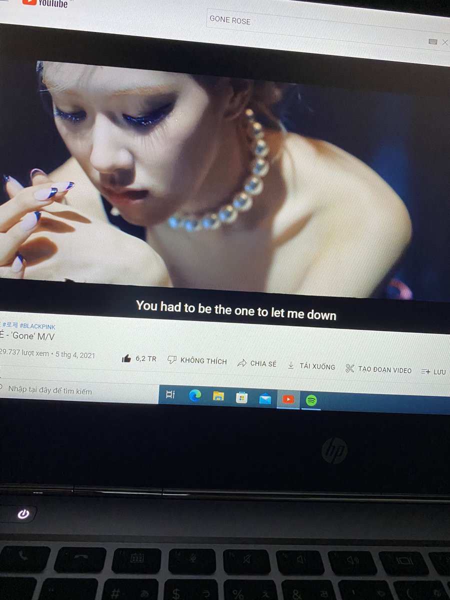 I'm listening to the record breakers &amp; beautiful songs #OnTheGround and #Gone from -R- by #ROSÉ of (<a href="/BLACKPINK/">BLACKPINKOFFICIAL</a>)
블랙핑크 로제 #ROSÉ #로제