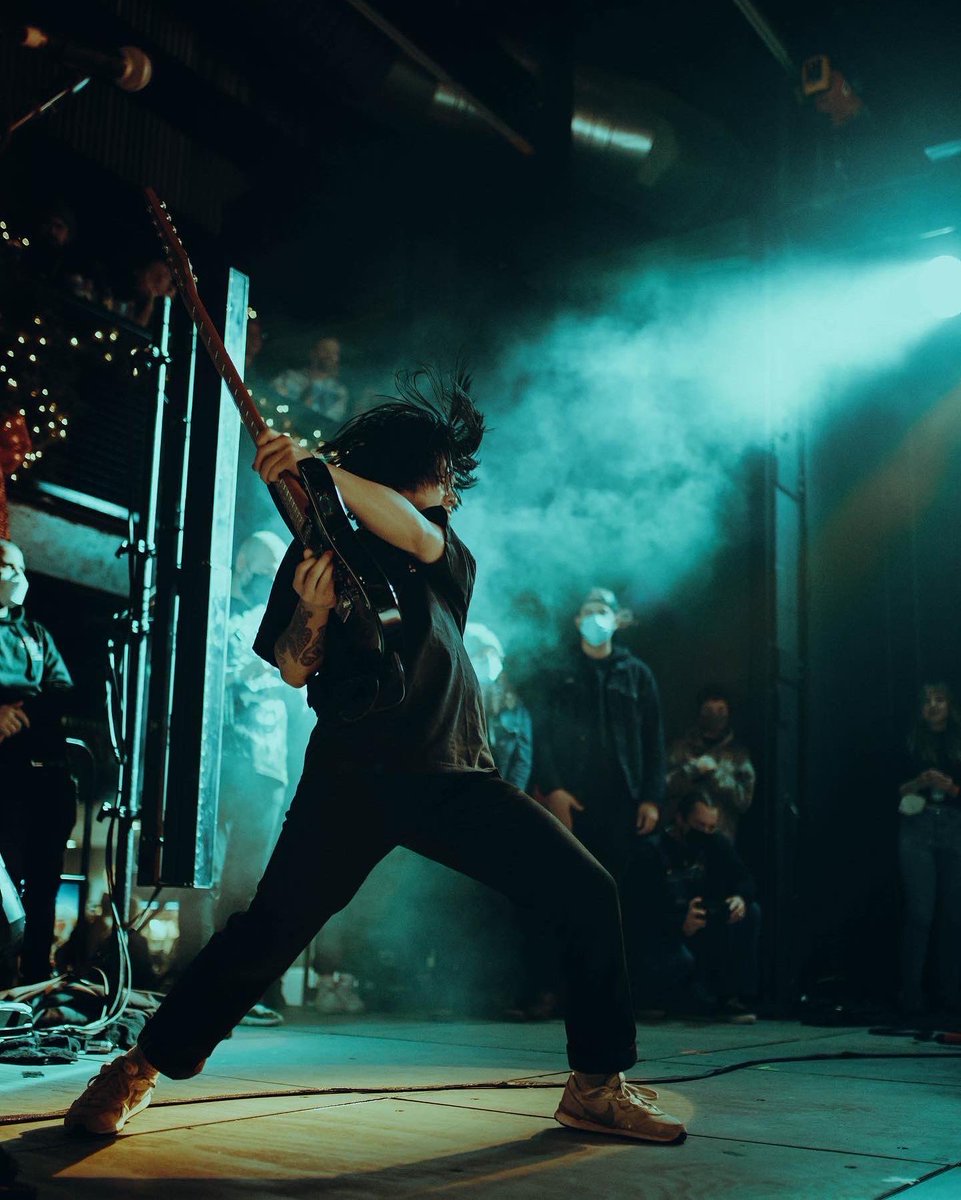 leahtildeath's tweet photo. @knockedloose is stopping through again on their tour and I 👏🏻 cannot👏🏻wait👏🏻. Some shots from #tidtheseason 
12.11.21 https://t.co/Oui6QxwiaX