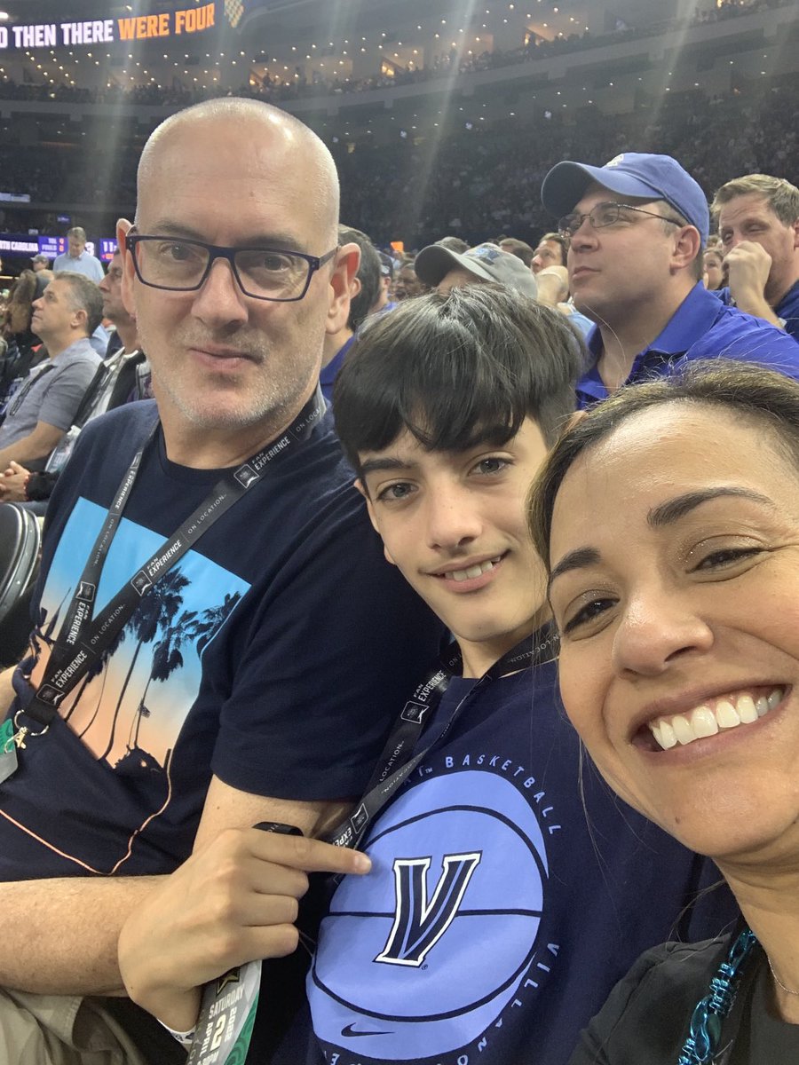 silshaw's tweet photo. #dukeselfie #finalfour https://t.co/xxfrIpg1q5