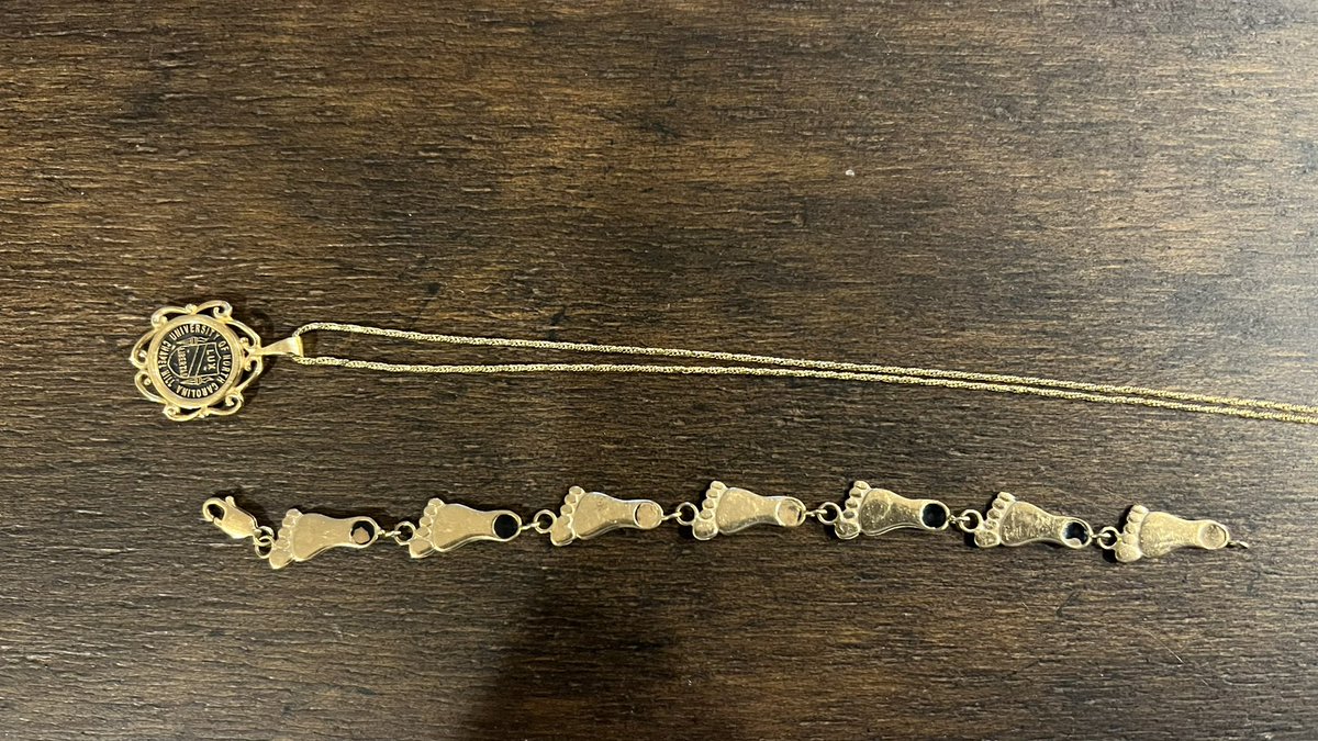 MicheleLCausey's tweet photo. Wanted to be in NOLA to support my Heels but health issues have me at home. Brought out my lucky charms! #ProudOfMyTeam #TARHEELS #TarHeelNation #FinalFour2022 #GDTBATH https://t.co/Ts1gdYox0A