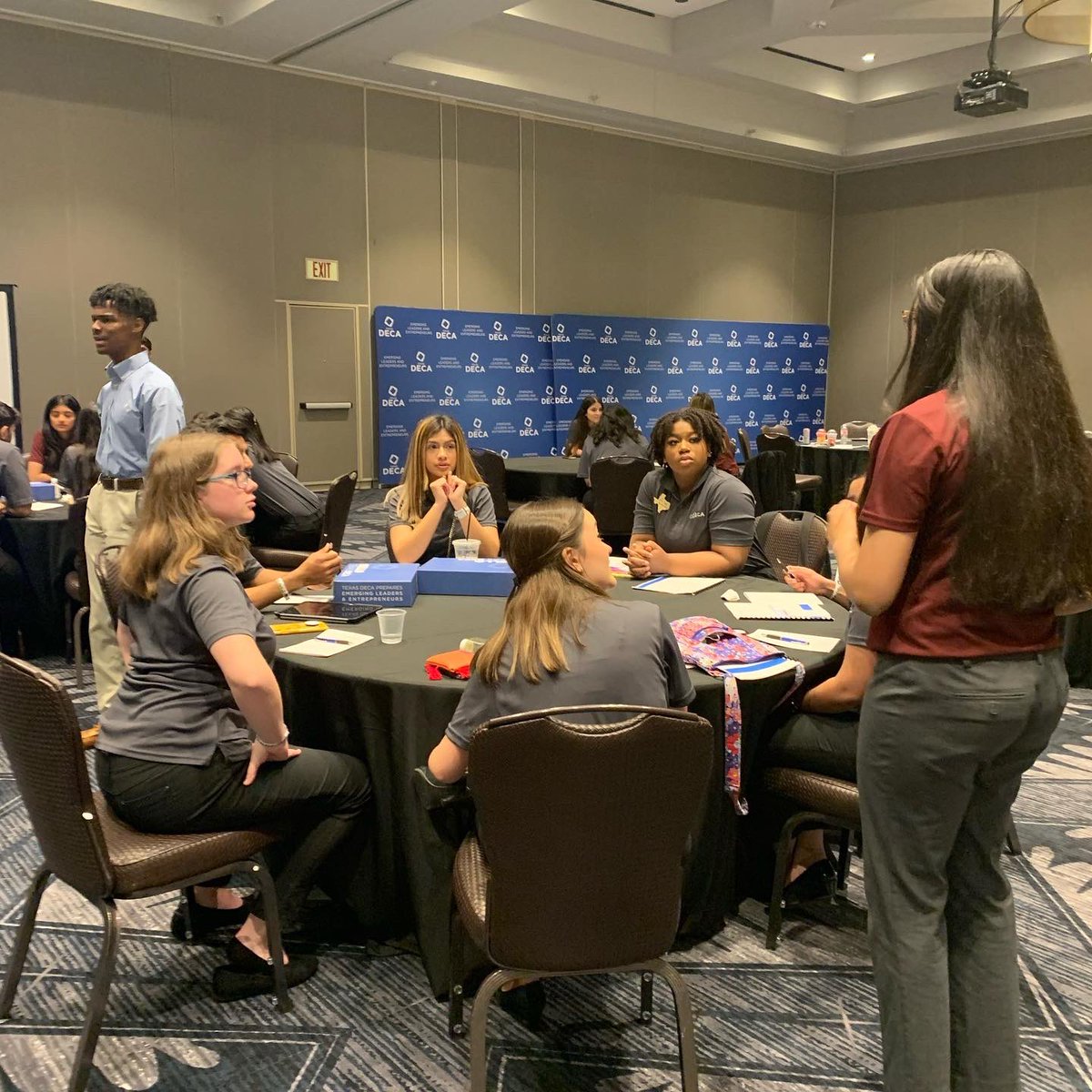 ahall06_MHS's tweet photo. D10 President Mercias Thomas representing the 915 at the Texas DECA Leadership!
Montwood DECA is proud of you!MT! ๐ท๐ #DecaFam #MontwoodDECA #D10 https://t.co/ej5E3pv80u