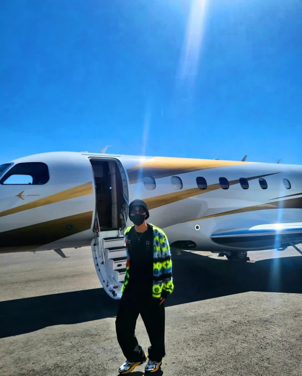BTSARMY_VNZLA's tweet photo. IG 📷 | #JHOPE🐿️

#Hoseok (@/uarmyhope) actualizó su cuenta de Instagram con fotos nuevas de su llegada a Las Vegas! 

🐿️: 🌞🌞🌞

🔗  https://t.co/o4YYy3bPlk

© vminiecats

#BTS #BTSARMY #방탄소년단 @BTS_twt
Team BTS ARMY Venezuela
#StayHope✨ | #Judaru🦉 https://t.co/QpnLCEtQIz