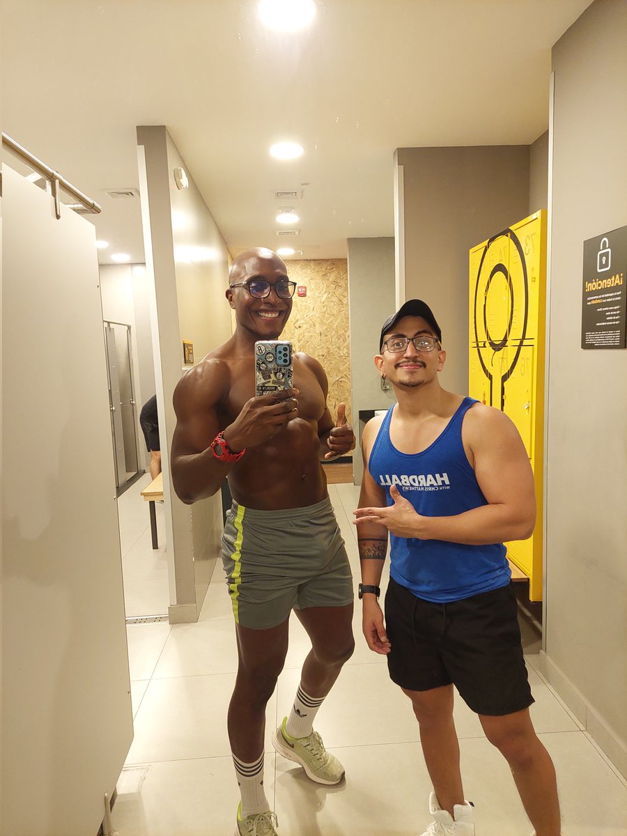 rony07pop's tweet photo. #trainning #Smartfit #Fit #Sefeliz #strong #partner #like #seSmart #smartfitPa https://t.co/68zkXoWBEd