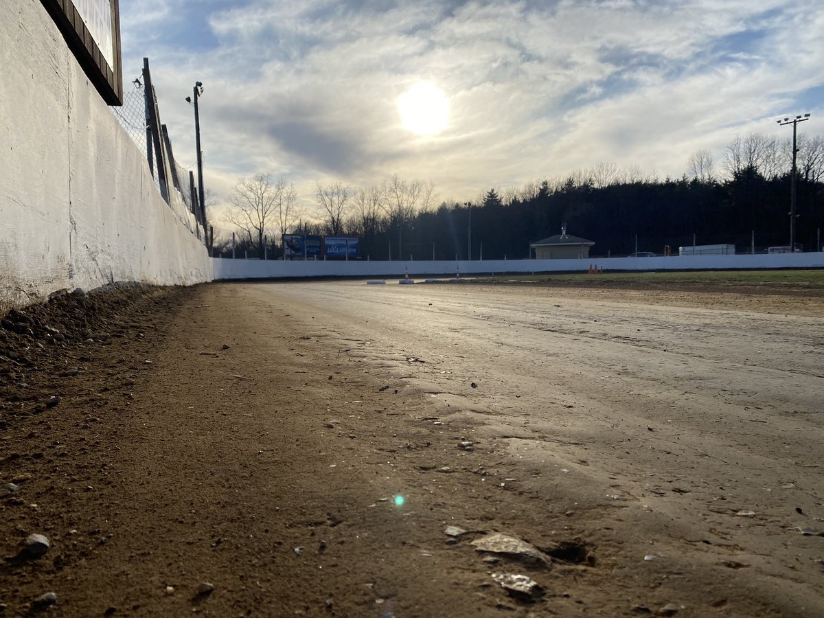 svilleraceway's tweet photo. Quiet Track after a fast Practice Day https://t.co/x4Gnik6eqt