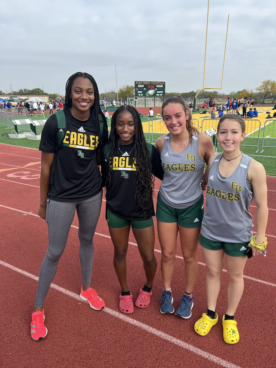 FBTrackField's tweet photo. Say Hello Our NEW SCHOOL RECORD HOLDERS….
TJ- @BayleighMinor 
400- Noah Brooks
Boys 4x100- @713Cobey @LeblueSam Bryce and @the_noahbrooks 
Girls 4x800- Bayleigh, Gabbie, Maddie Sidney
Great day at the “OVAL OFFICE”
@FBEagles @vypehouston @TXMileSplit https://t.co/FtKLWtolBz