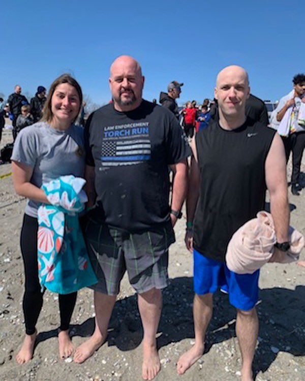 FUDPS's tweet photo. @FairfieldU DPS and @FPDCT hosted and participated in todays polar plunge to benefit @SOCTconnecticut Great job everyone!!! https://t.co/MQBFNaicJ2