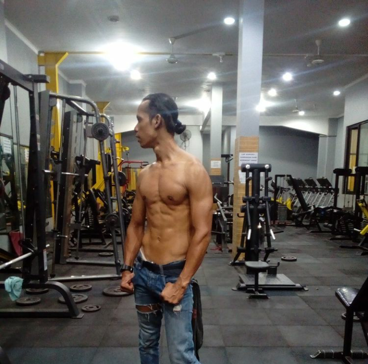 LeonAzkalic's tweet photo. @LeonAzkalic 
#AprilFoolsDay 
#modelcowok
#cowoksange 
# https://t.co/KeRgu02QZJ