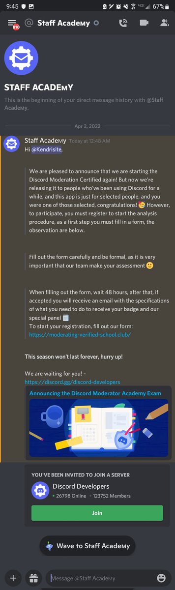 Kendrisite's tweet photo. DO NOT FALL FOR THIS SCAM. 

This is a scam to steal your @discord information!!!! 

If Discord were to message you, it'd have a discord "System" badge and discord would NEVER ask for your credentials. 

The discord link is to just look offical. https://t.co/vxroVrQHGb