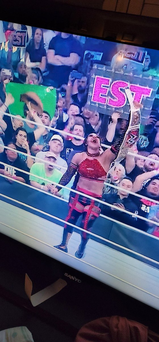 D_liverance's tweet photo. For those not play attention 

@BiancaBelairWWE has now beat 3/4 horse women.   #Wrestlemania https://t.co/ONuSF2L4Tg