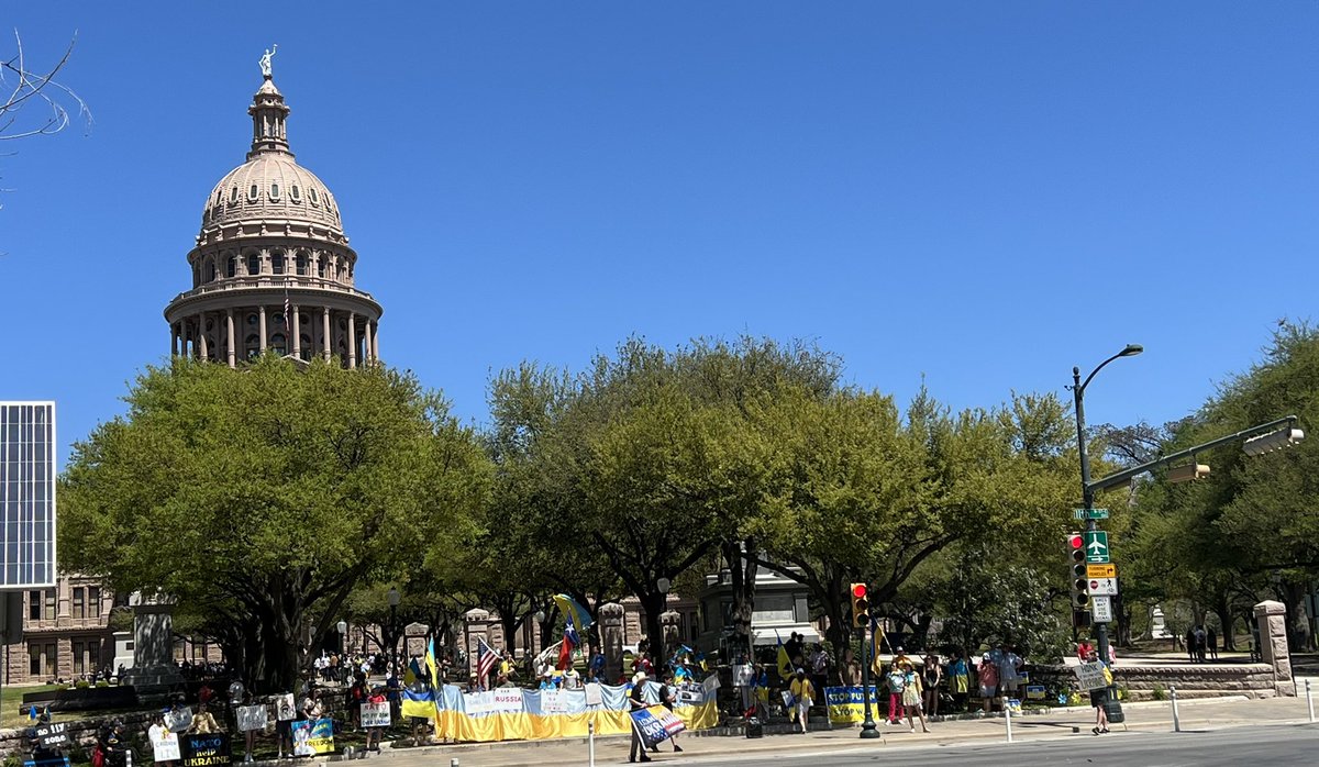 AngelLuisVega's tweet photo. Proud to see and hear our people advocating against the war in 🇺🇦 Ukraine.  

I love this country 🇺🇸 and our great state of Texas! 
#StandWithUkraine #SupportUkraine #TxComp
#VegaForTexas https://t.co/oHyZLhWM3R