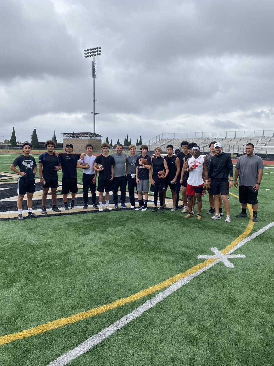 CoachDougBrady's tweet image. We will be back at it next Saturday. Let’s get better. 1st to 4th 8:30-9:30, 5th to 7th 9:30-11:00 &amp;amp; 8th to 12th 11:15-12:45. Sign up here: bradyperformance.com/all-events/ #quarterbacktraining #receivertraining #runningbacktraining  #oltraining #dltraining