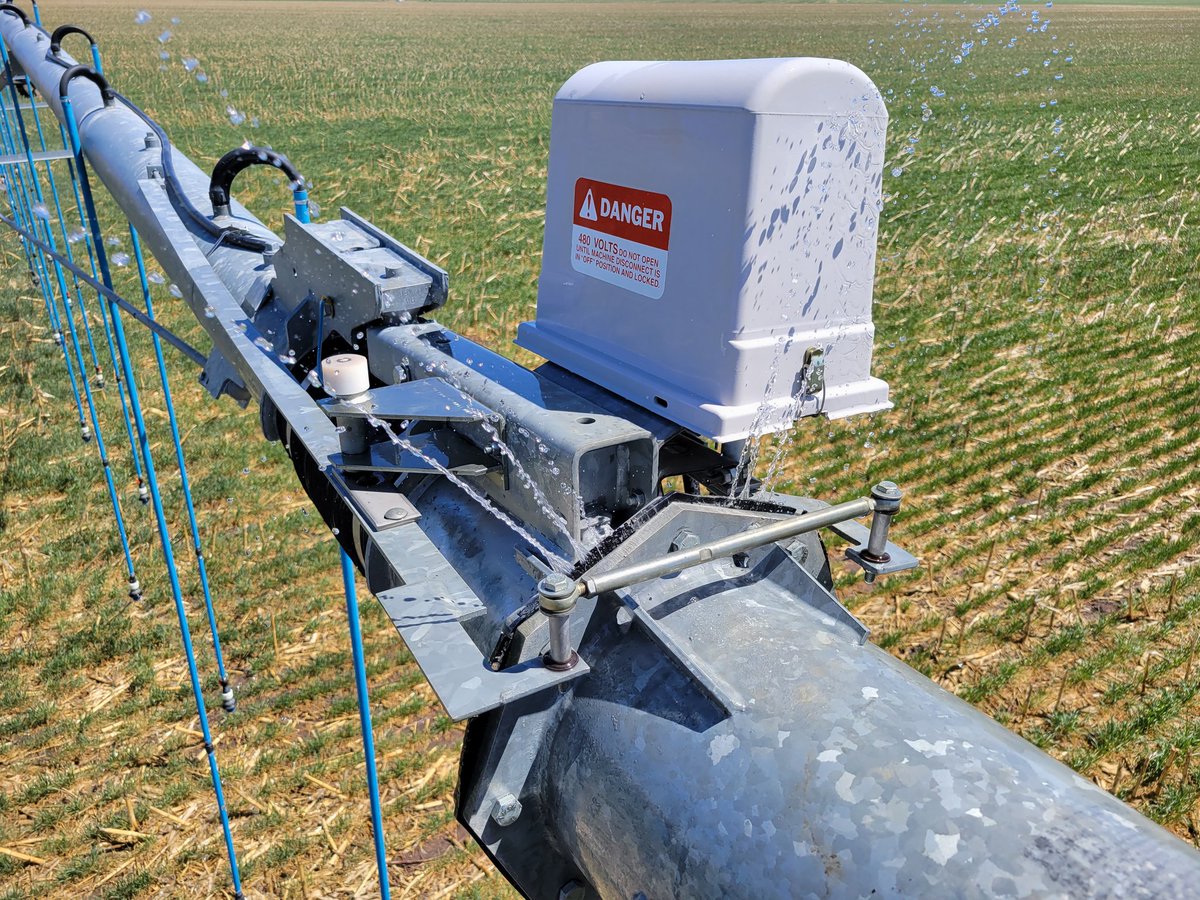 Blake 'Tree' (@batregellas) on Twitter photo <a href="/180YieldFailure/">180 Yield Failure</a> new center pivot feature, TOP STREAM® when you want extra water on the tower box <a href="/180YieldFailure/">180 Yield Failure</a> new center pivot feature, TOP STREAM® when you want extra water on the tower box