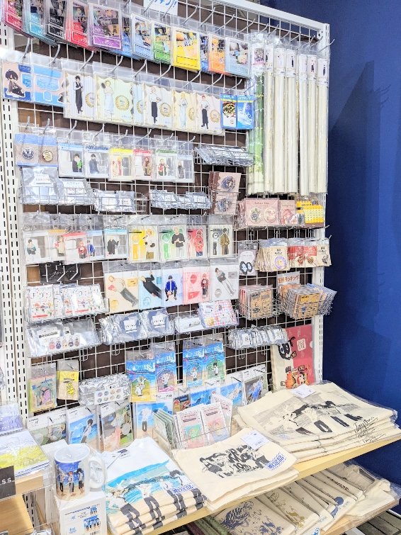 あるあるCity5階ジーストア小倉にて『ノイタミナ出張所第5弾』が開催中です🌟
こちら本日最終日！
「#つり球」放送10周年記念キャンペーンのポストカードが貰えるのもこれで最後です！
最終日ではありますが皆様のご来店をお待ちしています🙇‍♂️
 #ノイタミナ